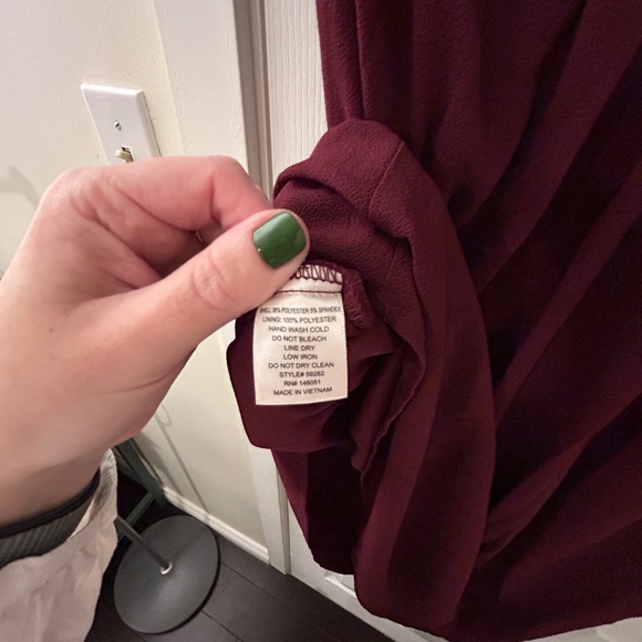 Burgundy crepe party dress - Picture 6 of 6